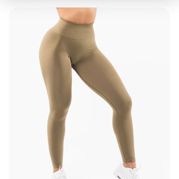 Alphalete Amplify Leggings Size: Medium - Picture 1 of 3